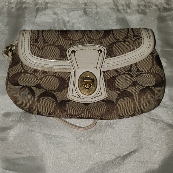 Coach bag , dust bag, and matching wristlet - Picture 4 of 8